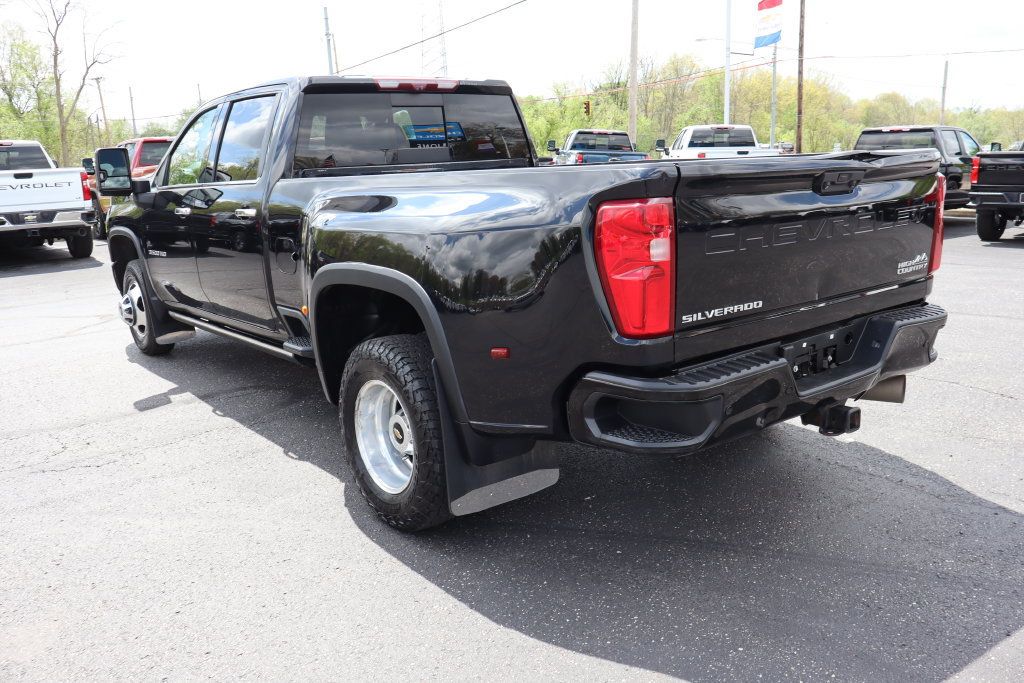 Used 2022 Chevrolet Silverado 3500 High Country AWD/4WD image 3