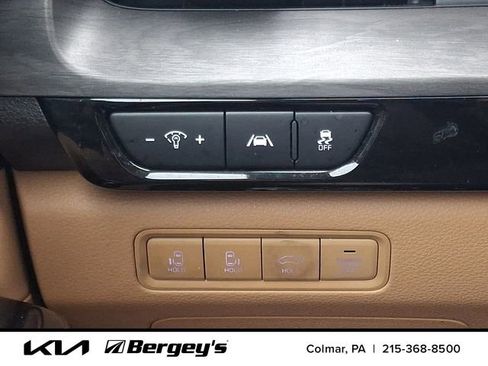 Used 2024 Kia Carnival EX FWD image 28