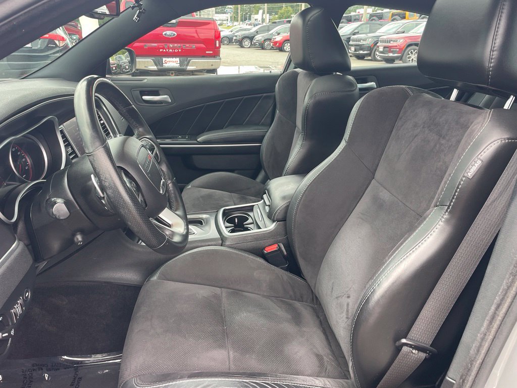 Used 2018 Dodge Charger R/T w/ Plus Group RWD image 2