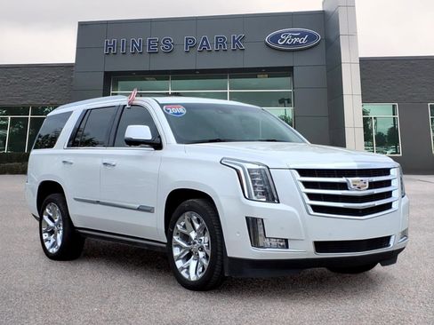 Used 2018 Cadillac Escalade Premium Luxury AWD/4WD image 1