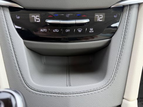 Used 2024 Cadillac XT5 Premium Luxury w/ Technology Package AWD/4WD image 16
