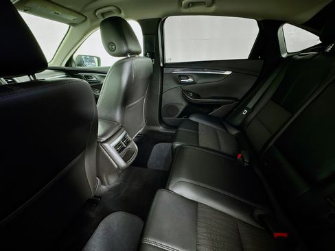 Used 2018 Chevrolet Impala LT FWD image 23