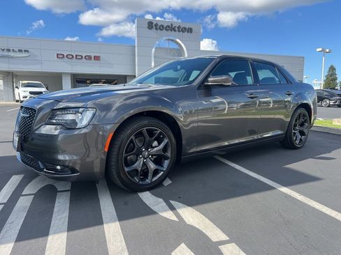 Used 2023 Chrysler 300 S RWD image 4
