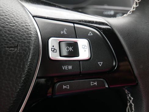 Used 2021 Volkswagen Tiguan SE AWD/4WD image 28