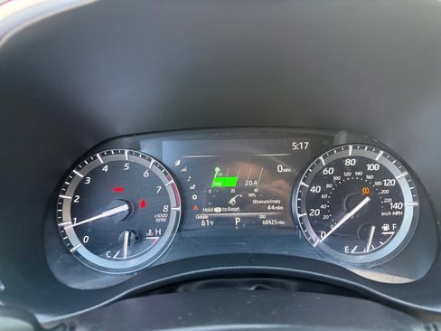 Used 2021 Toyota Highlander XLE image 26