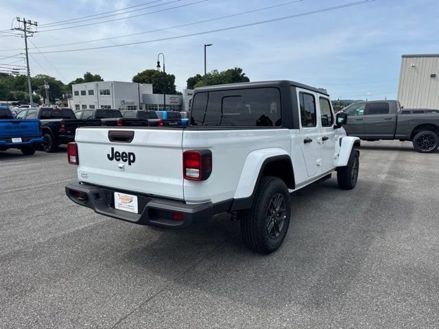 New 2026 Jeep Gladiator Sport AWD/4WD image 7