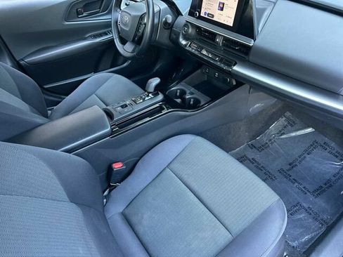 Used 2024 Toyota Prius LE FWD image 18