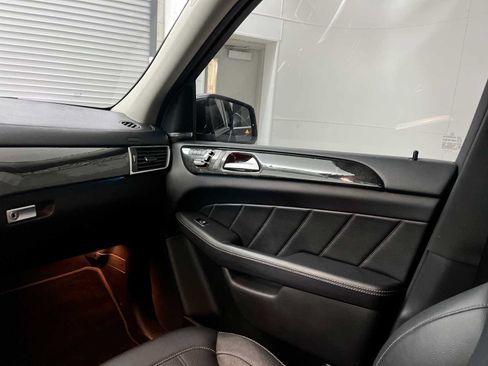 Used 2016 Mercedes-Benz GL 320 BlueTEC 4MATIC image 11