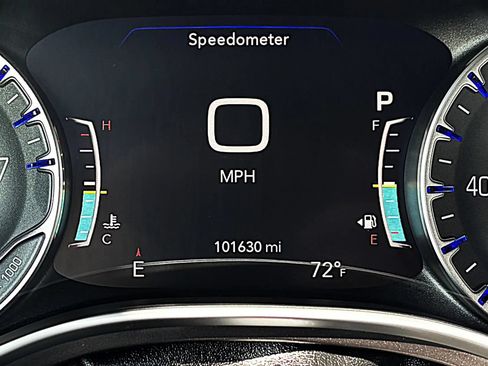 Used 2018 Chrysler Pacifica Limited w/ Advanced Safetytec Group FWD image 24