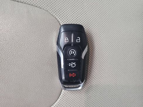 Used 2016 Ford Edge Titanium w/ Equipment Group 301A image 32