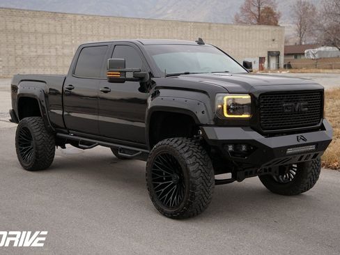 Used 2015 GMC Sierra 2500 Denali w/ Duramax Plus Package image 2