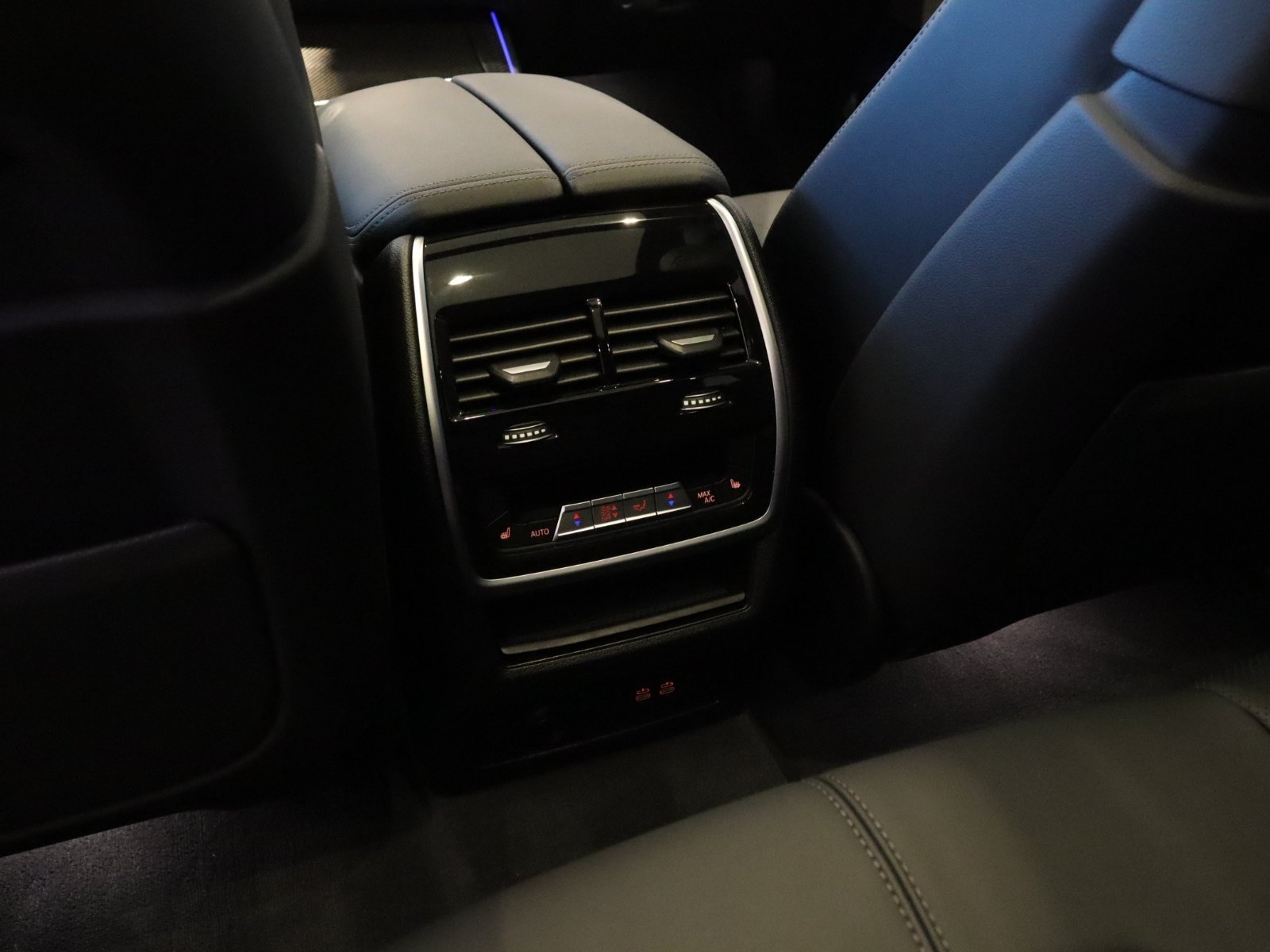 Used 2026 BMW X5 M60i AWD/4WD image 17