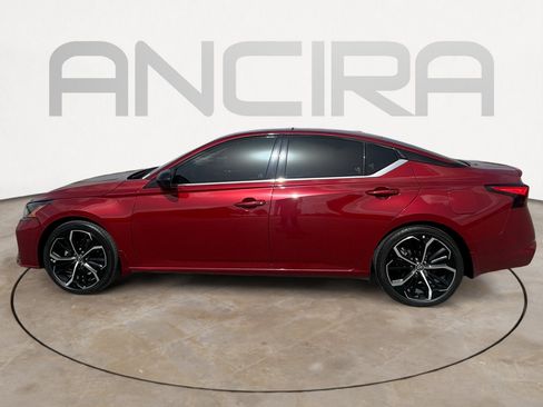 Used 2024 Nissan Altima 2.5 SR w/ SR Premium Package FWD image 8