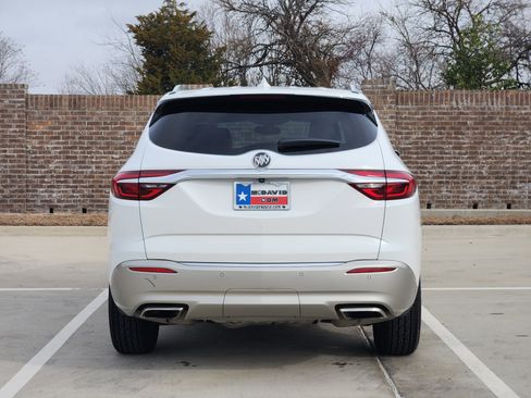 Used 2021 Buick Enclave Essence image 7