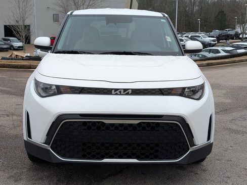 Used 2024 Kia Soul LX image 2