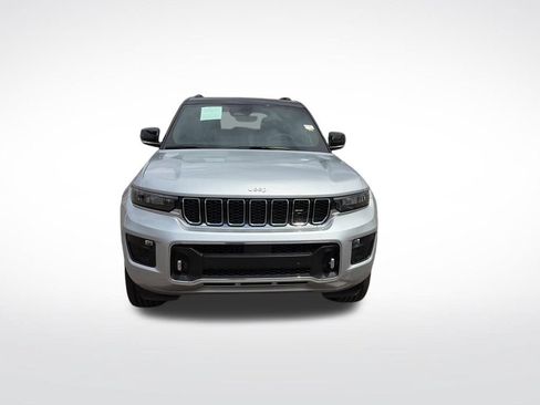 Used 2024 Jeep Grand Cherokee Overland w/ Trailer Tow Package AWD/4WD image 8