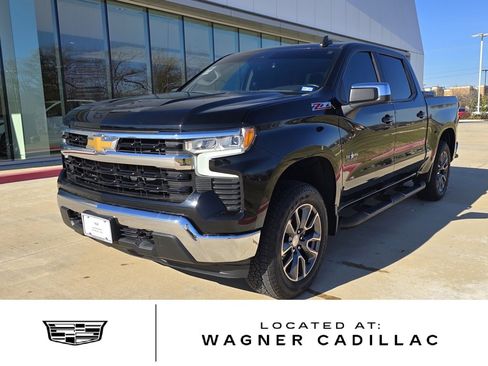 Used 2022 Chevrolet Silverado 1500 LT w/ Z71 Off-Road Package image 1
