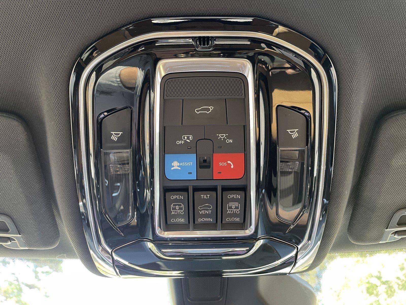 Used 2023 Jeep Grand Cherokee Summit w/ Adv Protech Group IV AWD/4WD image 38