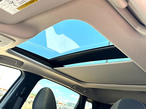 New 2026 Nissan Kicks SV w/ SV Premium Package FWD image 13