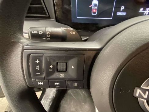 Used 2025 Nissan Kicks S image 21