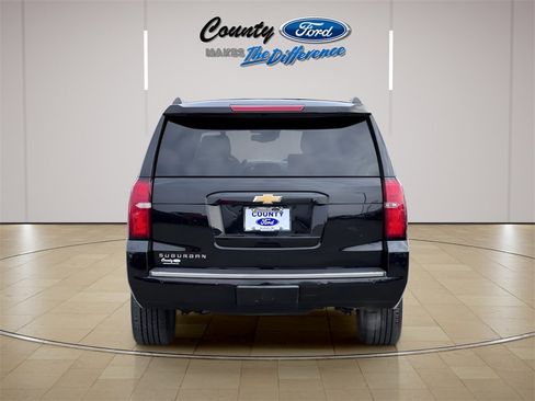 Used 2016 Chevrolet Suburban LTZ image 11