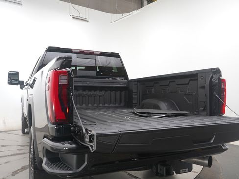 Used 2024 GMC Sierra 3500 Denali Ultimate image 17