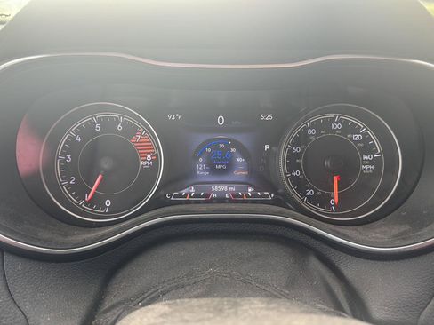Used 2020 Jeep Cherokee Trailhawk w/ Cold Weather Group AWD/4WD image 14