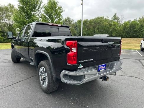 Used 2024 Chevrolet Silverado 2500 LT AWD/4WD image 4