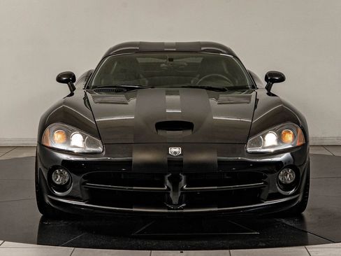 Used 2006 Dodge Viper SRT-10 image 2