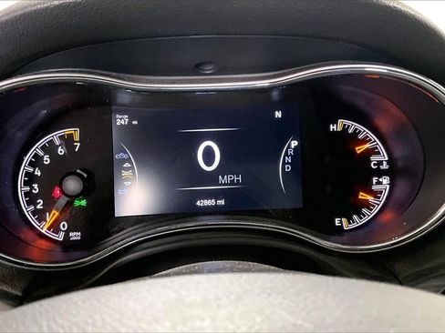 Used 2021 Jeep Grand Cherokee Limited image 18