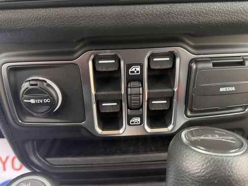 New 2026 Jeep Gladiator Sport AWD/4WD image 24