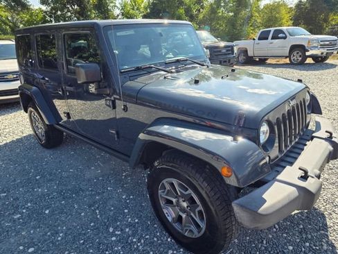 Used 2016 Jeep Wrangler Unlimited Rubicon w/ Connectivity Group AWD/4WD image 3