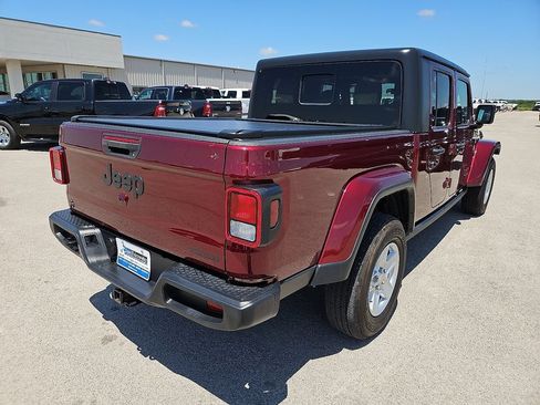 Used 2021 Jeep Gladiator Sport AWD/4WD image 7