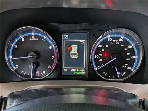 Used 2018 Toyota RAV4 Limited w/ Advanced Technology Package FWD image 11