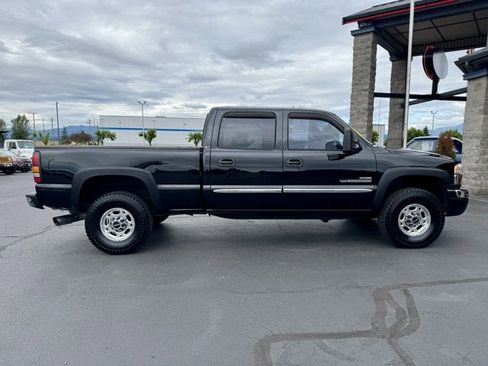 Used 2004 GMC Sierra 2500 SLT w/ Heavy-Duty Power Package AWD/4WD image 3