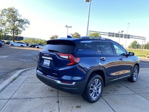 Used 2022 GMC Terrain SLT w/ LPO, Floor Liner Package image 10