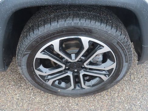 Used 2022 Jeep Compass Limited image 14