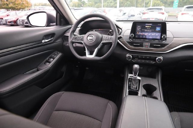Certified 2025 Nissan Altima 2.5 SV FWD image 22