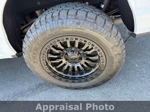 Used 2025 Ford F150 Lariat w/ Equipment Group 502A High AWD/4WD image 8