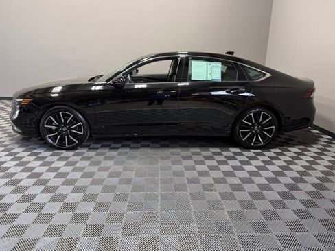Used 2024 Honda Accord Touring image 6