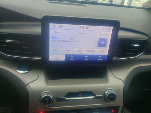 Certified 2023 Ford Explorer XLT w/ Equipment Group 202A image 27