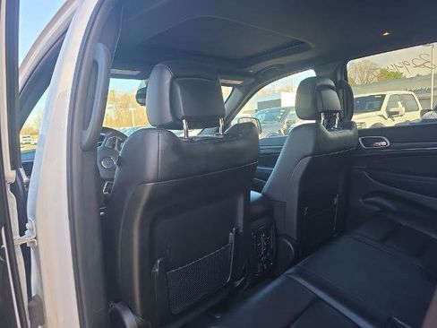 Used 2022 Jeep Grand Cherokee Limited AWD/4WD image 17