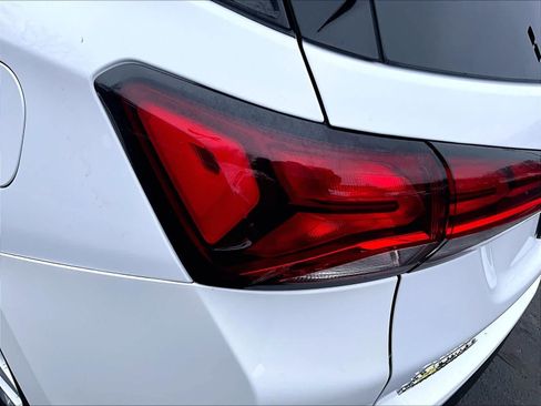 Used 2023 Chevrolet Equinox LT image 33