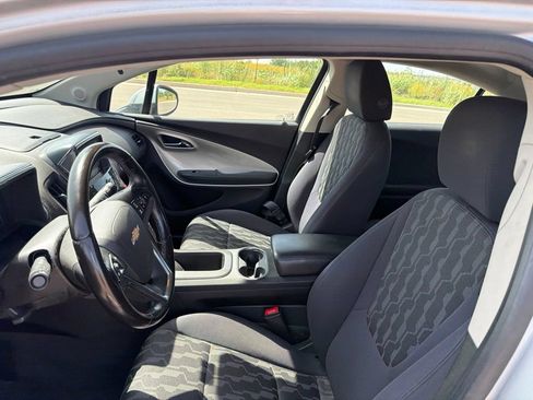 Used 2015 Chevrolet Volt FWD image 11