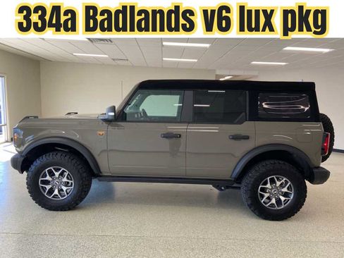 Used 2025 Ford Bronco Badlands AWD/4WD image 1