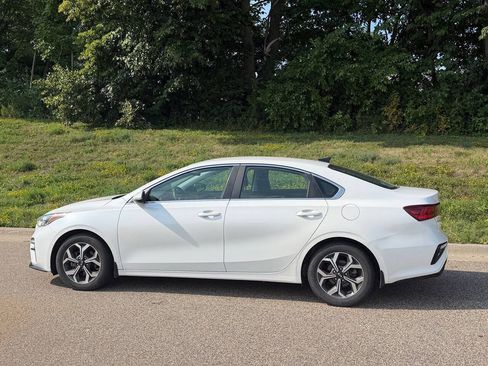 Used 2020 Kia Forte EX FWD image 2