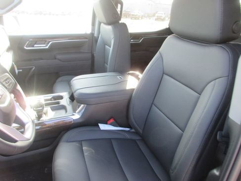New 2026 GMC Sierra 1500 Elevation w/ Elevation Premium Package AWD/4WD image 16