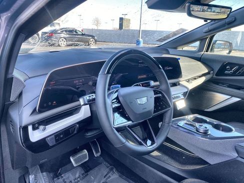 New 2026 Cadillac Optiq Luxury 1 image 18
