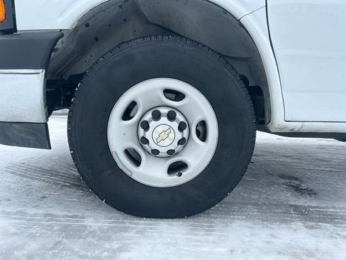 Used 2024 Chevrolet Express 2500 w/ Driver Convenience Package RWD image 10