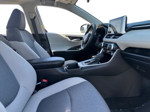 Used 2024 Toyota RAV4 XLE image 15